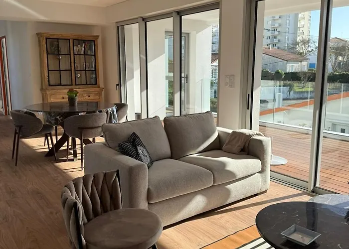 Avec Terrasse - Proche Et Centre