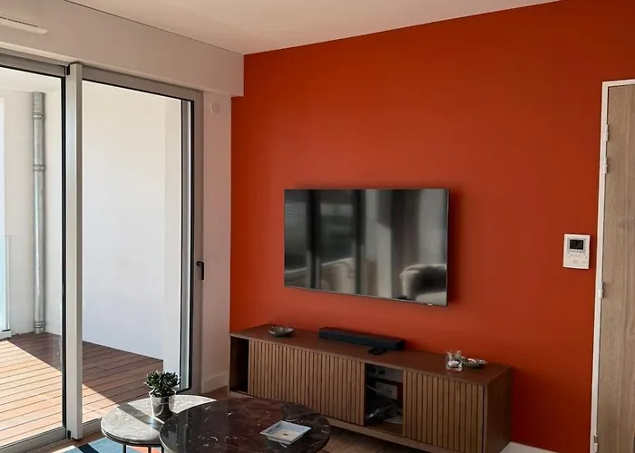 Apartment Avec Terrasse - Proche Et Centre *