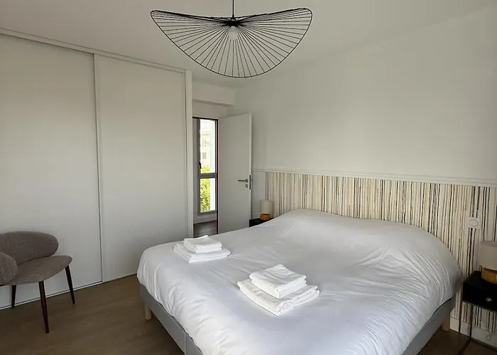 Apartment Avec Terrasse - Proche Et Centre Royan